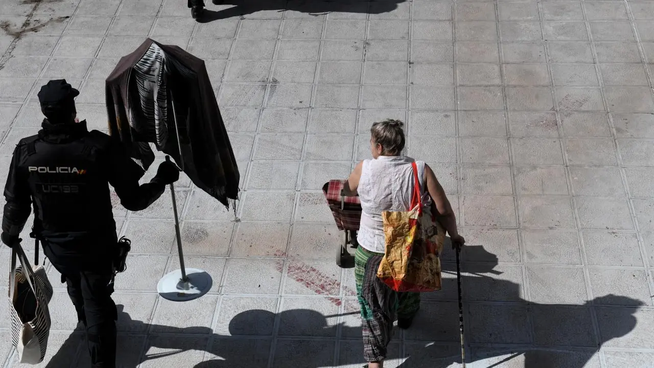 Desalojo de un edificio. - Europa Press.