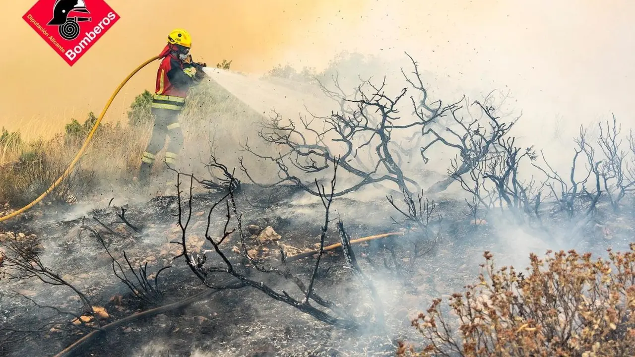 Incendio forestal de Ibi y Alcoi - CONSORCIO DE BOMBEROS DE ALICANTE
