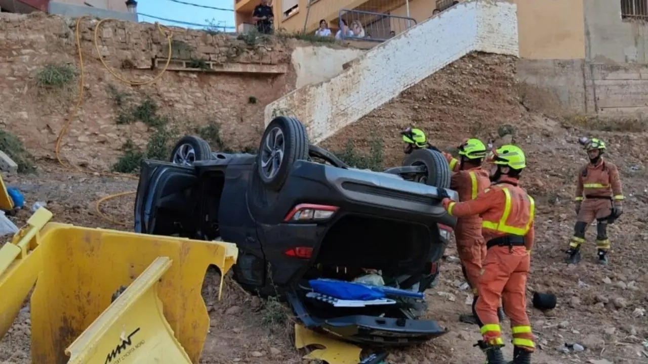 Tres heridos al caer con su veh&iacute;culo en el barranco de Paiporta - CONSORCIO PROVINCIAL DE BOMBEROS DE VALENCIA