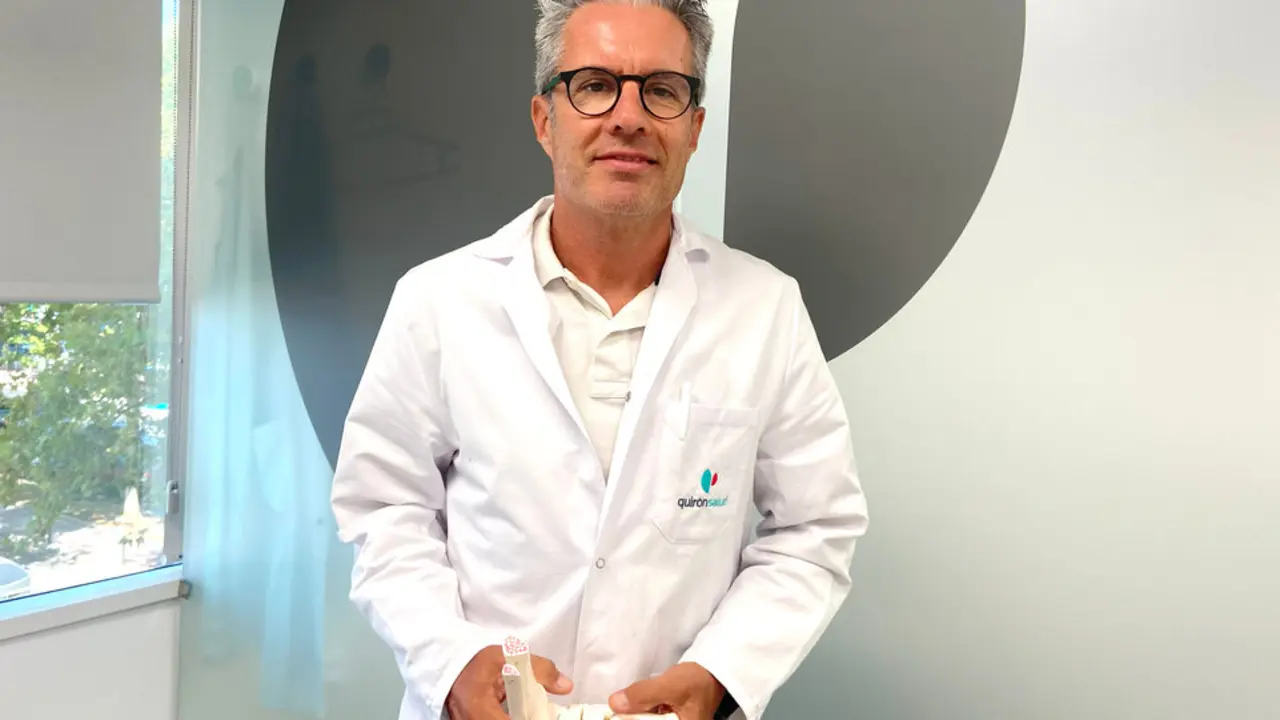 Javier Escolar - Jefe del Servicio de Podolog&iacute;a del Hospital Quir&oacute;nsalud Marbella.