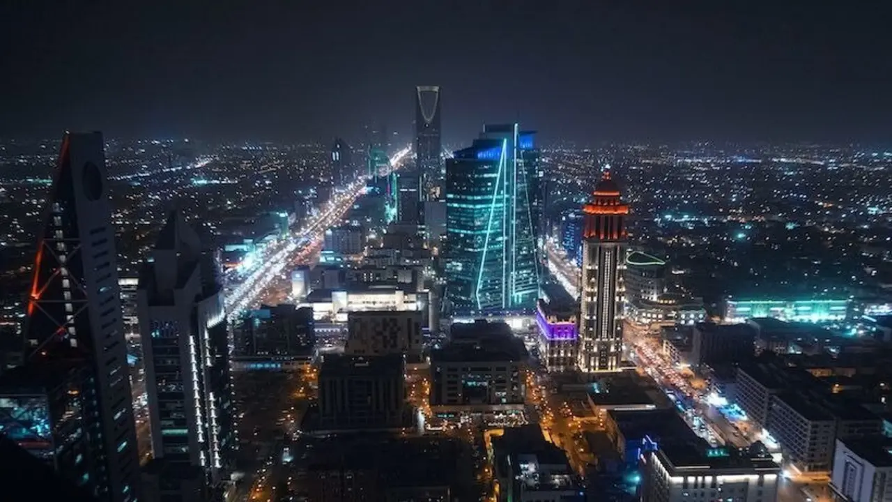Imagen nocturna de Arabia Saud&iacute;. | Ministerio de Turismo