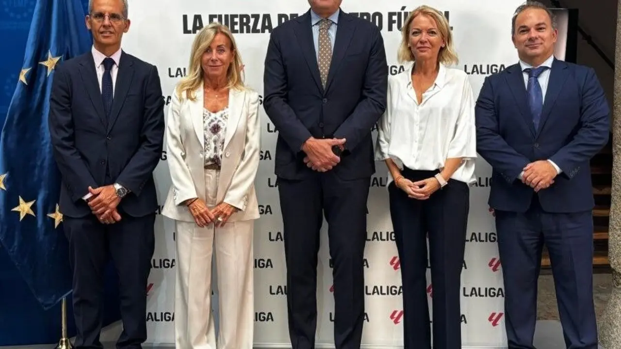 Asistentes a la firma del acuerdo entre la FEMP y LaLiga. | LaLiga