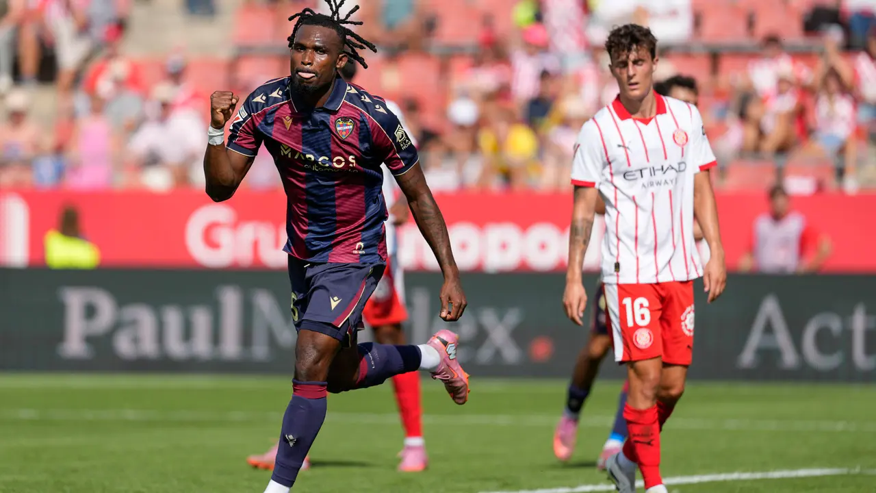 Partido | David Borrat / EFE