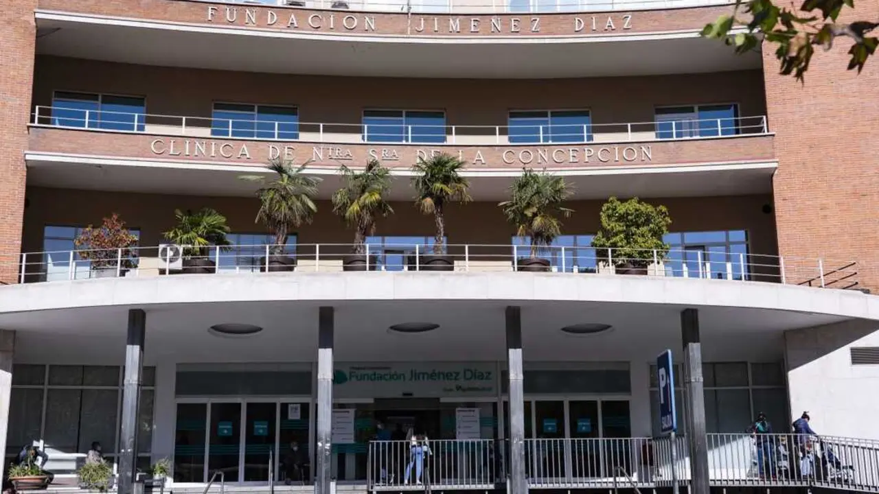 Entrada al Hospital Fundaci&oacute;n Jim&eacute;nez D&iacute;az de Madrid | Jorge Villa