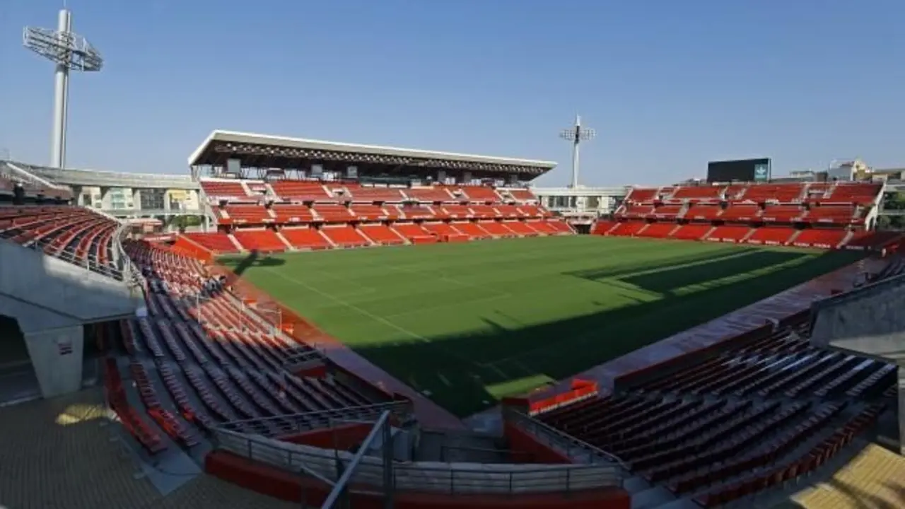 Estadio Nuevo Los C&aacute;rmenes. - Granada CF