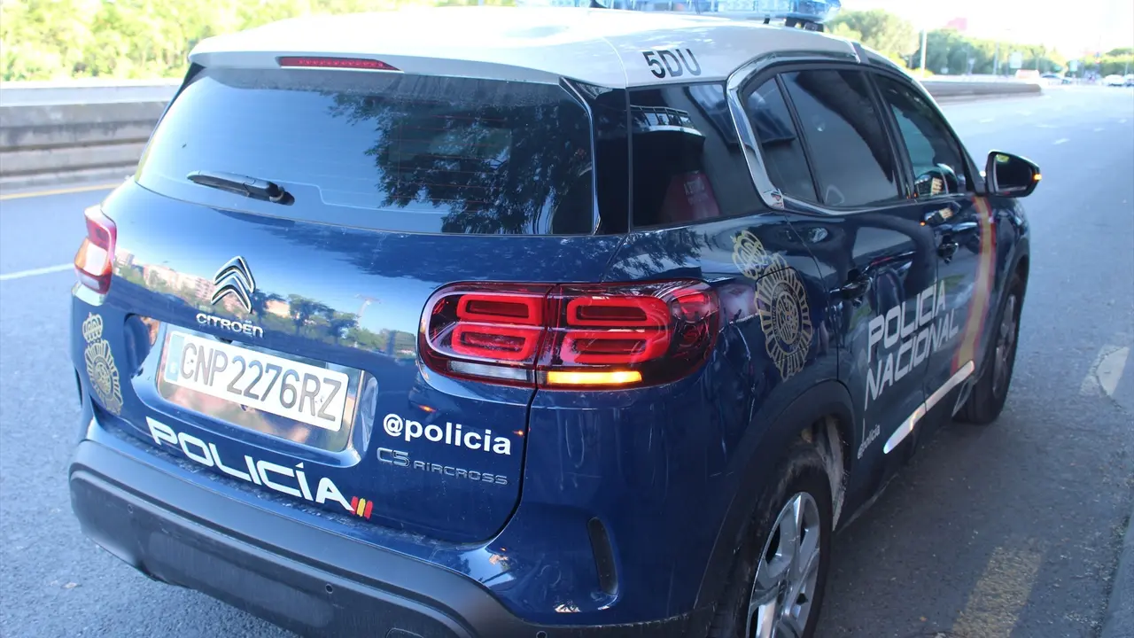 Veh&iacute;culo policial en imagen de archivo
- CNP
