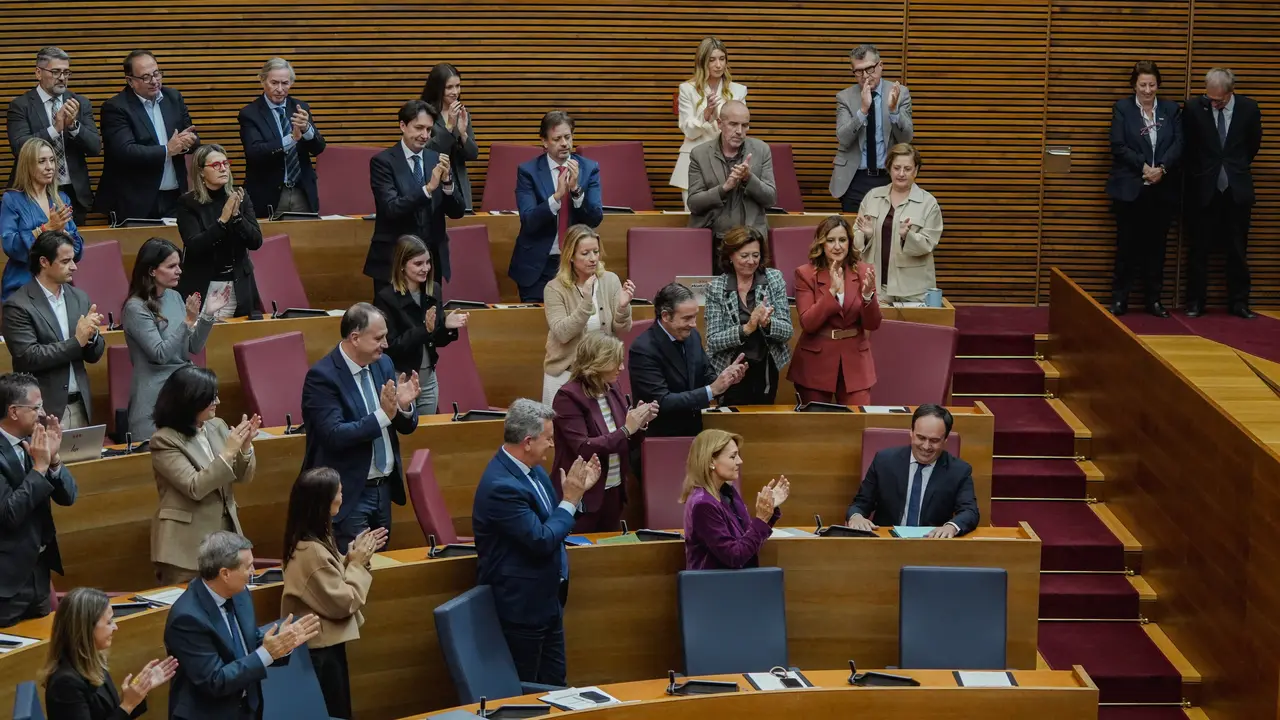 El secretario general del PP de la Comunitat Valenciana y candidato del PP a la investidura, Juanfran P&eacute;rez Llorca (d)
- Jorge Gil - Europa Press