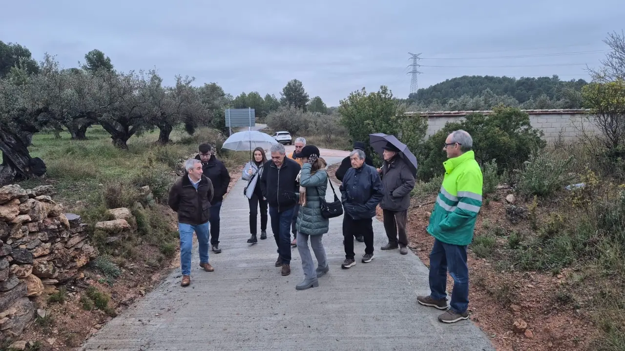 Barrachina en una visita a un camino afectado | GVA