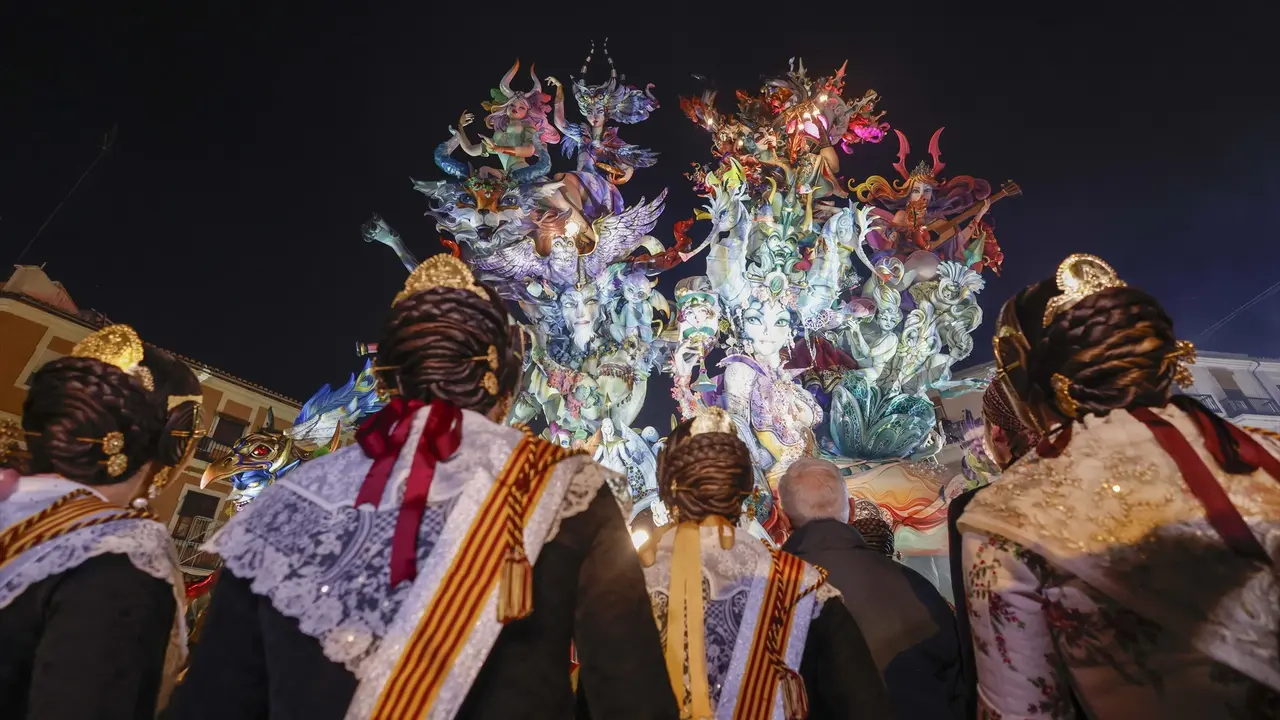 La comisi&oacute;n Convento Jerusal&eacute;n-Matem&aacute;tico Marzal se ha alzado con el primer premio de secci&oacute;n Especial de las Fallas 2026. | EP