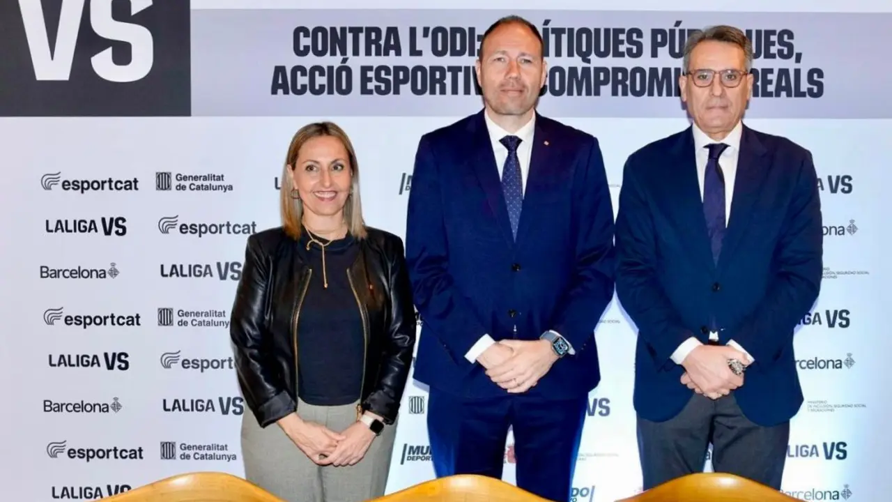 La consejera de Igualdad y Feminismo, Eva Menor Cantador; el consejero de Deportes, Berni &Aacute;lvarez, y director de Asuntos P&uacute;blicos y Relaciones Institucionales de LALIGA, Jos&eacute; Montero