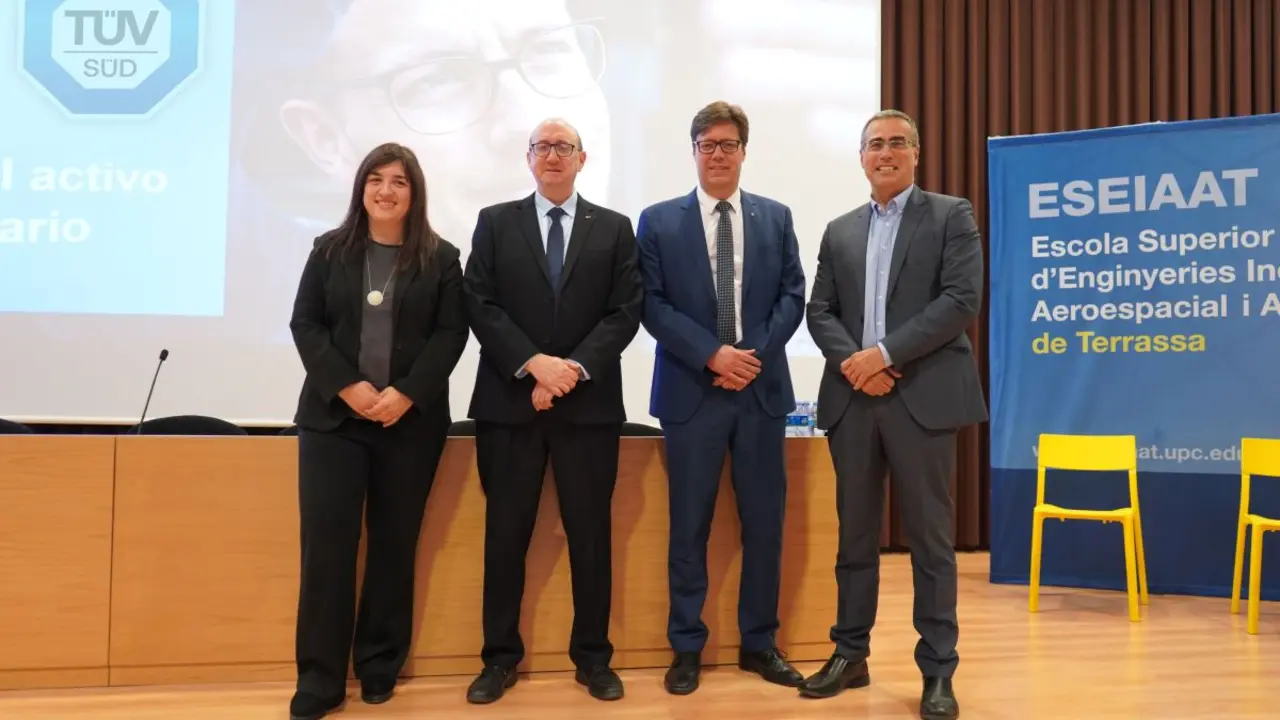 De izquierda a derecha: Marta Gangolells, Jordi Voltas, Xavier Roca y Josep M&ordf; Arnau