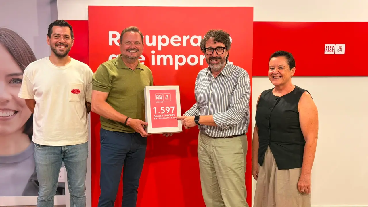 El secretario de Organizaci&oacute;n del PSPV-PSOE, Vicent Mascarell, junto a los representantes de las agrupaciones socialistas de Horta Nord y la Vega Baja. | Europa Press