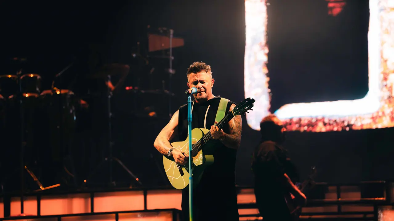 Alejandro S&aacute;nz act&uacute;a en el Ciutat de Val&egrave;ncia | LEVANTE FEVER FEST